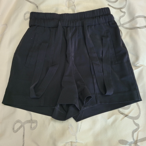 9 shorts and 1 skirt - Picture 5 of 10